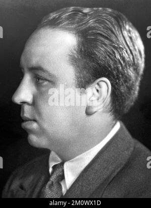 ALFRED HITCHCOCK (1899-1980) English film producer about 1928 Stock Photo