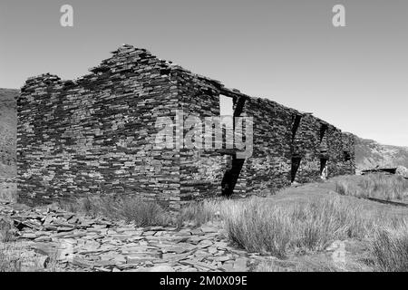 Abandoned Quarry Worker Cottages, Cwmorthin, Tanygrisiau, Blaenau Ffestiniog, Wales Stock Photo