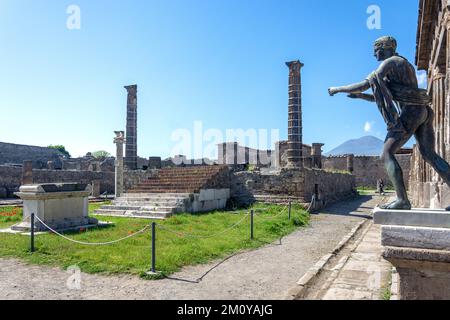 Statue of Apollo in Sanctuary of Apollo (Santuario di Apollo), Ancient City of Pompeii, Pompei, Metropolitan City of Naples, Campania Region, Italy Stock Photo