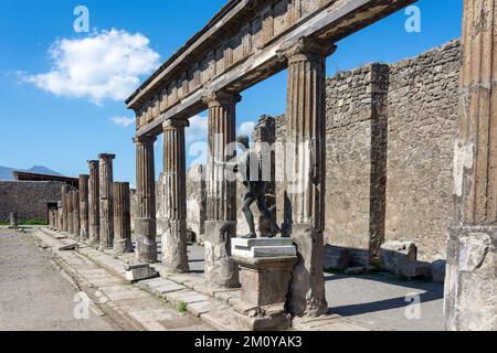 Statue of Apollo in Sanctuary of Apollo (Santuario di Apollo), Ancient City of Pompeii, Pompei, Metropolitan City of Naples, Campania Region, Italy Stock Photo