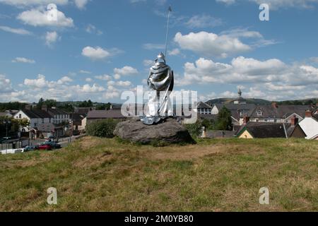 Statue of Llywelyn ap Gruffydd Fychan looking over Llandovery, Camarthanshire, Wales. UK Stock Photo