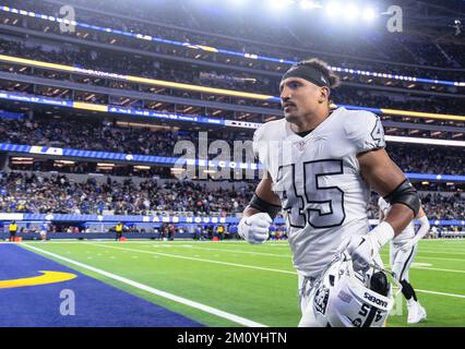 Inglewood, USA. 08th Dec, 2022. American football: professional league NFL, Los Angeles Rams - Las Vegas; main round, main round games, 14th game day at SoFi Stadium: German professional football player Jakob Johnson of the Las Vegas Raiders runs off the field during halftime. Credit: Maximilian Haupt/dpa/Alamy Live News Stock Photo