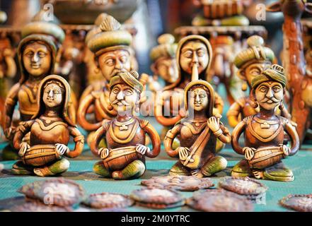 Handicrafts, The Art of India, Terracotta Statue Showpieces & Collectibles, Beautiful clay dolls of miniature folk musicians performing in a band of c Stock Photo