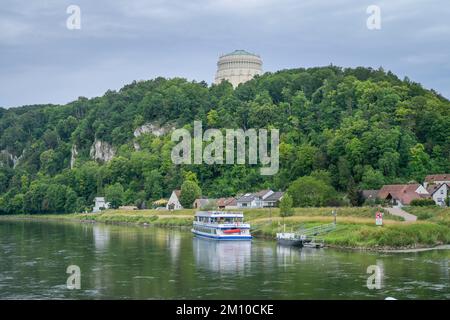 Michelsberg, Befreiungshalle, Ausflugsboot Maximilian II., Donau bei Kehlheim, Bayern, Deutschland Stock Photo