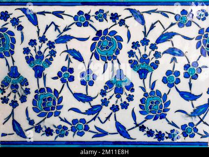 Iznik ceramic tiles with floral pattern in Topkapi Palace, Istanbul, Turkey. Stock Photo