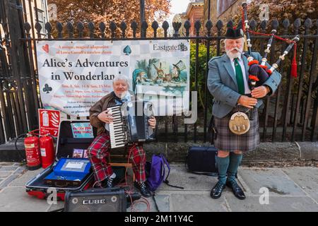 England, Kent, Rochester, Street Buskers at The Annual Sweeps Festival Stock Photo