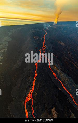 Mauna Loa Eruption, 12/2022, Island of Hawaii Stock Photo