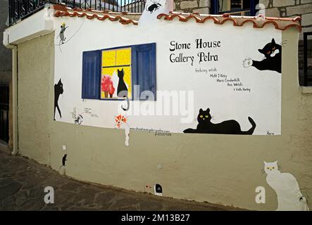 Stone House Gallery, Petra town. Cartoons of cats and mice. Humour. September / October 2022. Stock Photo