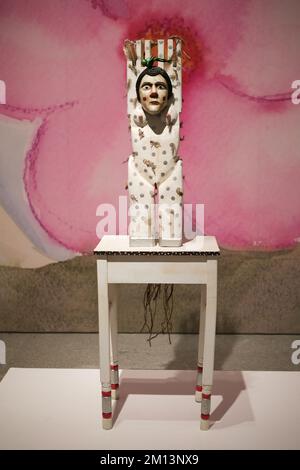 Madrid, Spain. 9th Dec, 2022. A sculpture titled ''Girlfriend'' seen during the opening of the exhibition by Guatemalan artist Margarita Azurdia. The Reina SofÃ-a Museum in Madrid inaugurated the exhibition ''Margarita Rita Rica Dinamita'' (1931 - 1998). The artist's exhibition of more than one hundred works is the first in Spain and Europe. It presents the unique work of a symbolic figure with a restless, playful, transgressive spirit that permeates the Guatemalan artistic context of the second half of the 20th century. Margarita's exhibited work is an extensive production that includes pa Stock Photo