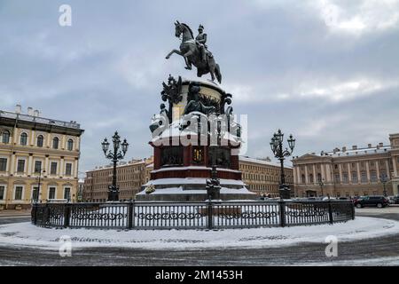 SAINT PETERSBURG, RUSSIA - JANUARY 12, 2022: Monument to the Russian Emperor of Nicholas I (1859) on St. Isaac's Square on a gloomy January day Stock Photo