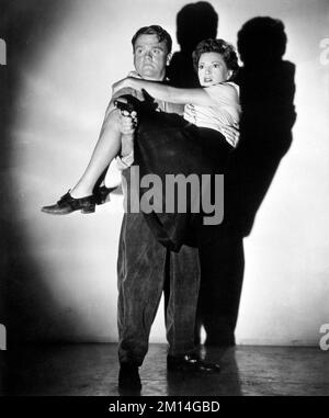 JAMES CAGNEY and ANNABELLA in 13 RUE MADELEINE (1947), directed by HENRY HATHAWAY. Credit: TWENTIETH CENTURY-FOX FILM CORPORATION / Album