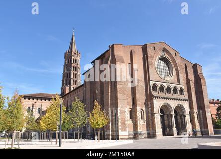 The Basilica church of St Sernin, Toulouse,  the largest Romanesque building in Europe, of red brick, la ville rose, built c1180-1220, W facade Stock Photo