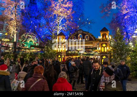 Christmas market, at the Alter Markt in the old town of Cologne, NRW, Germany Stock Photo