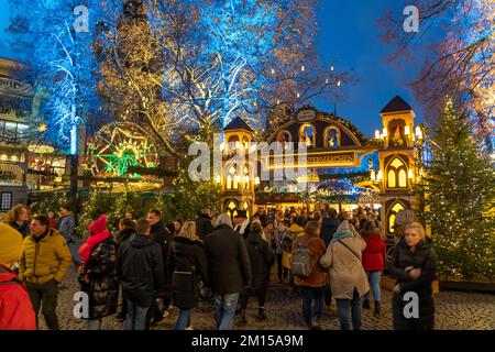 Christmas market, at the Alter Markt in the old town of Cologne, NRW, Germany Stock Photo