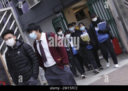 Students of Lee Kau Yan Memorial School in San Po Kong return school. Under prevailing arrangements, the Education Bureau (EDB) allow schools to arrange a small number of students to return to campuses to attend face-to-face classes in accordance with school-based arrangements. 11JAN21  SCMP / K. Y. Cheng Stock Photo