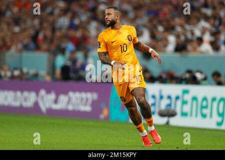 Al Daayen, Qatar. 9th Dec, 2022. memphis Depay (NED) Football/Soccer : FIFA World Cup Qatar 2022 Quarter-final match between Netherlands 2 (PSO 3-4) 2 Argentina at the Lusail Stadium in Al Daayen, Qatar . Credit: Mutsu Kawamori/AFLO/Alamy Live News Stock Photo