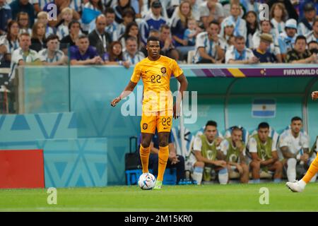 Al Daayen, Qatar. 9th Dec, 2022. Denzel Dumfries (NED) Football/Soccer : FIFA World Cup Qatar 2022 Quarter-final match between Netherlands 2 (PSO 3-4) 2 Argentina at the Lusail Stadium in Al Daayen, Qatar . Credit: Mutsu Kawamori/AFLO/Alamy Live News Stock Photo