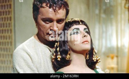 CLEOPATRA 1963 20th Century Fox film with Elizabeth Taylor and Richard Burton Stock Photo