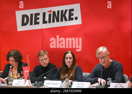 Leipzig, Germany. 10th Dec, 2022. At the closed meeting of the Left Party, the leaders (from left) Amira Mohamed Ali, Martin Schirdewan, Janine Wissler and Dietmar Bartsch. The party and parliamentary group executives of the Left Party from the federal and state governments met in Leipzig to map out the party's future line. The background to the meeting is the quarrels with former parliamentary group chairwoman Sahra Wagenknecht. Credit: Heiko Rebsch/dpa/Alamy Live News Stock Photo