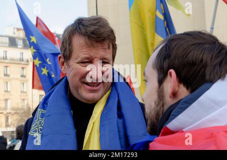 The Union of Ukrainians in France has brought together for this march of support unions and political parties with personalities: Y.Jadot, F.Béchieau Stock Photo