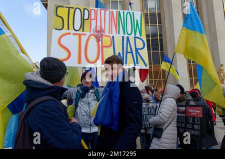 The Union of Ukrainians in France has brought together for this march of support unions and political parties with personalities: Y.Jadot, F.Béchieau Stock Photo