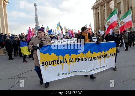 The Union of Ukrainians in France has brought together for this march of support unions and political parties with personalities: Y.Jadot, F.Béchieau Stock Photo