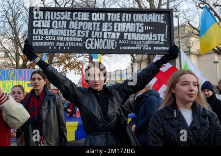 The Union of Ukrainians in France has brought together for this march of support unions and political parties with personalities: Y.Jadot, F.Béchieau Stock Photo