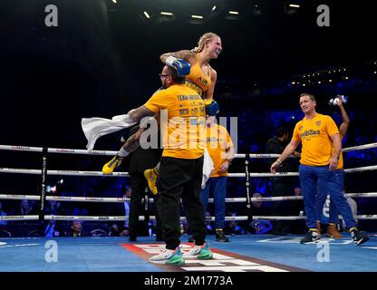 Ebanie Bridges celebrates victory over Shannon O'Connell after their IBF Bantamweight World Title bout at the First Direct Arena, Leeds. Picture date: Saturday December 10, 2022. Stock Photo