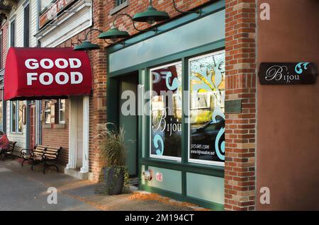 Skaneateles, New York, USA. November 4, 2022. Charming shops and boutiques in the village center of Skaneateles, New York on a quiet autumn morning Stock Photo