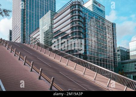 Detail of Water Street Bridge opened. Buildings in background include Citigroup Centre & HSBC Tower, Canary Wharf, London. Stock Photo