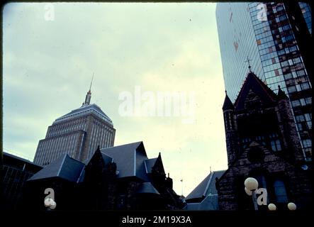 Trinity Church , Office buildings, Disasters, Windows, Churches, John Hancock Tower Boston, Mass.. Photographs by Ernst Halberstadt Stock Photo