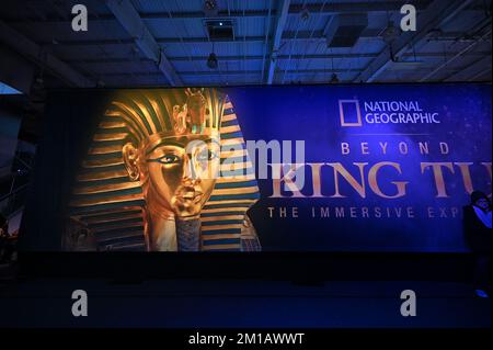 New York, USA. 11th Dec, 2022. People arrive at the National Geographic Beyond King Tut Immersive Experience, New York, NY, December 11, 2022. Commonly referred to as King Tut, the Pharaoh's tomb was discovered in 1922 by Howard Carter, 100 years ago on Nov. 3rd. (Photo by Anthony Behar/Sipa USA) Credit: Sipa USA/Alamy Live News Stock Photo