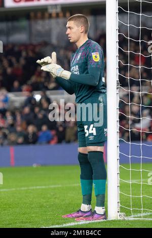 Luton Town Goalkeeper Ethan Horvath gives instructions to his team mates during the Sky Bet Championship match between Middlesbrough and Luton Town at the Riverside Stadium, Middlesbrough on Saturday 10th December 2022. (Credit: Trevor Wilkinson | MI News) Credit: MI News & Sport /Alamy Live News Stock Photo