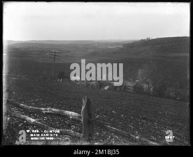 Wachusett Reservoir, main dam site, from the east, in Wilson Street, Clinton, Mass., Nov. 13, 1899 , waterworks, reservoirs water distribution structures, dams, construction sites Stock Photo