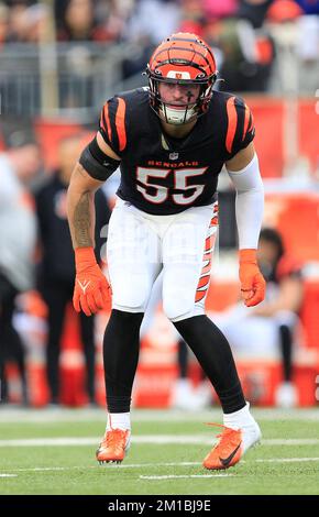 Cincinnati Bengals' Logan Wilson (55) runs past New York Jets' Max