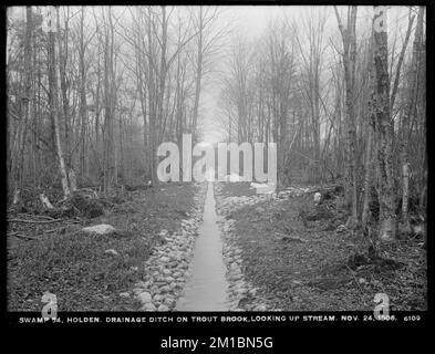 Wachusett Reservoir, Swamp No. 54, drainage ditch, on Trout Brook, looking upstream, Holden, Mass., Nov. 24, 1906 , waterworks, reservoirs water distribution structures, swamps, brooks, watershed sanitary improvement Stock Photo