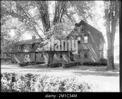 Whole side of the Reverend John Williams House, Albany Road, Old Deerfield, Mass. , Houses, Historic buildings, Williams, John, 1664-1729.  Leon Abdalian Collection Stock Photo