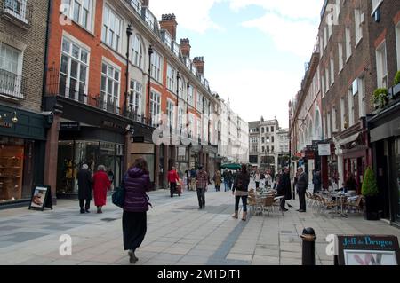 South Molton Street, Mayfair, Westminster, London, UK - very popular, pedestrianised, shopping street, off Oxford Street. Stock Photo