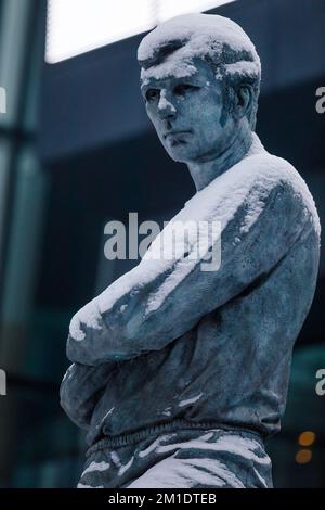 UK WEATHER. Wembley Park, UK. 12th December 2022.  Booby Moore Statue in front of Wembley Stadium covered in snow after heavy snowfall across the capital last night. Photo by Amanda Rose/Alamy Live News Stock Photo