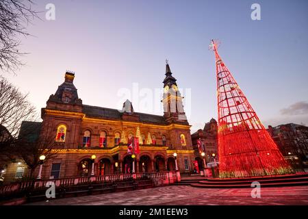 Southport new led Christmas tree outside The landmark building Atkinson Theatre Stock Photo