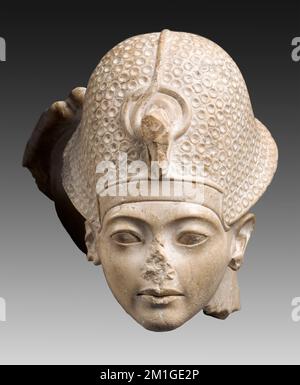 Head of Tutankhamun - New Kingdom, Amarna Period - Dynasty 18 - reign of Tutankhamun Stock Photo