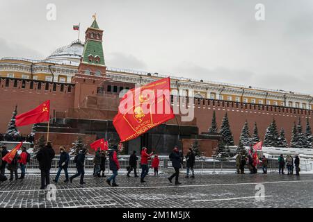 The Communist Party of the Russian Federation holds a rally at the Lenin Mausoleum on Red Square in memory of the leader Stalin. December 21, 2021. Mo Stock Photo