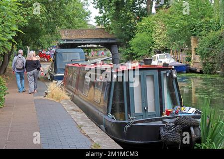Regents Canal towpath, Camden, North London, England, UK, NW1 7TN Stock Photo