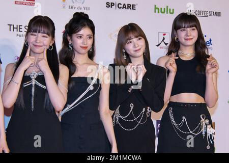 IVE NiziU 82MAJOR CRAVITY HWASA等全員サイン入り Who Is NiziU? Meet Japanese Girl Group Under JYP