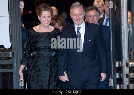 20120126 - BRUSSELS, BELGIUM: Princess Mathilde of Belgium and Crown Prince Philippe of Belgium pictured as Belgian royal couple Prince Philippe and Princess Mathilde attend a jazz concert with Danish royal couple, Prince Frederik and Princess Mary, at the Flagey building in Brussels, Thursday 26 January 2012. Denmark is now holding the Eropean presidency for six months. BELGA PHOTO POOL FREDERIC SIERAKOWSKI Stock Photo