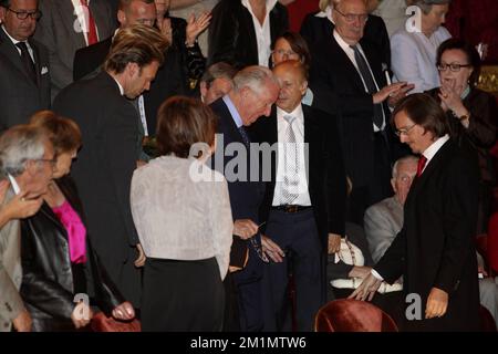 20120612 - BRUSSELS, BELGIUM: King Albert II of Belgium (C) pictured at the start of a performance of Giuseppe Verdi's opera Il Trovatore, at the Koninklijke Muntschouwburg - Theatre Royale de la Monnaie in Brussels, Tuesday 12 June 2012. This production is directed by Dmitri Tcherniakov, with the symphonic orchestra and choir of De Munt-La Monnaie, with director Marc Minkowski. BELGA PHOTO NICOLAS MAETERLINCK Stock Photo