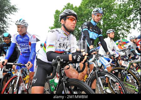 20120615 - NUTH, NETHERLANDS: British Mark Cavendish of Sky Professional Cycling Team pictured at the start of the second stage of the Ster ZLM Tour cycling race, 167 km from Ruth to Ruth, in the Netherlands, Friday 15 June 2012. BELGA PHOTO DAVID STOCKMAN Stock Photo