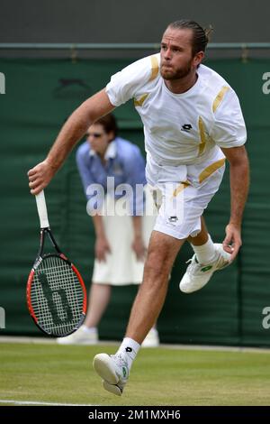 20120628 - LONDON, UNITED KINGDOM: Belgian Xavier Malisse pictured during the second round match of Belgian Xavier Malisse (ATP 75) against French Gilles Simon (ATP 13) at the men's singles at the 2012 Wimbledon grand slam tennis tournament at the All England Tennis Club, in southwest London, Thursday 28 June 2012. BELGA PHOTO DIRK WAEM Stock Photo