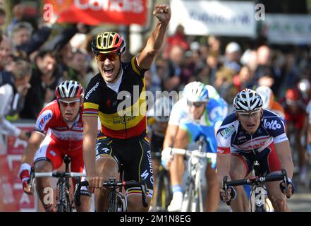 20120831 - ANTWERP, BELGIUM: Belgian national champion Tom Boonen of team Omega Pharma - Quick Step and German Andre Greipel of Lotto - Belisol sprint for the finish of the first stage of the first edition of the World Ports Cycling Classic, Friday 31 August 2012 in Antwerp. BELGA PHOTO DIRK WAEM Stock Photo