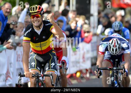 20120831 - ANTWERP, BELGIUM: Belgian national champion Tom Boonen of team Omega Pharma - Quick Step celebrates as he wins the first stage of the first edition of the World Ports Cycling Classic, Friday 31 August 2012 in Antwerp. BELGA PHOTO DIRK WAEM Stock Photo